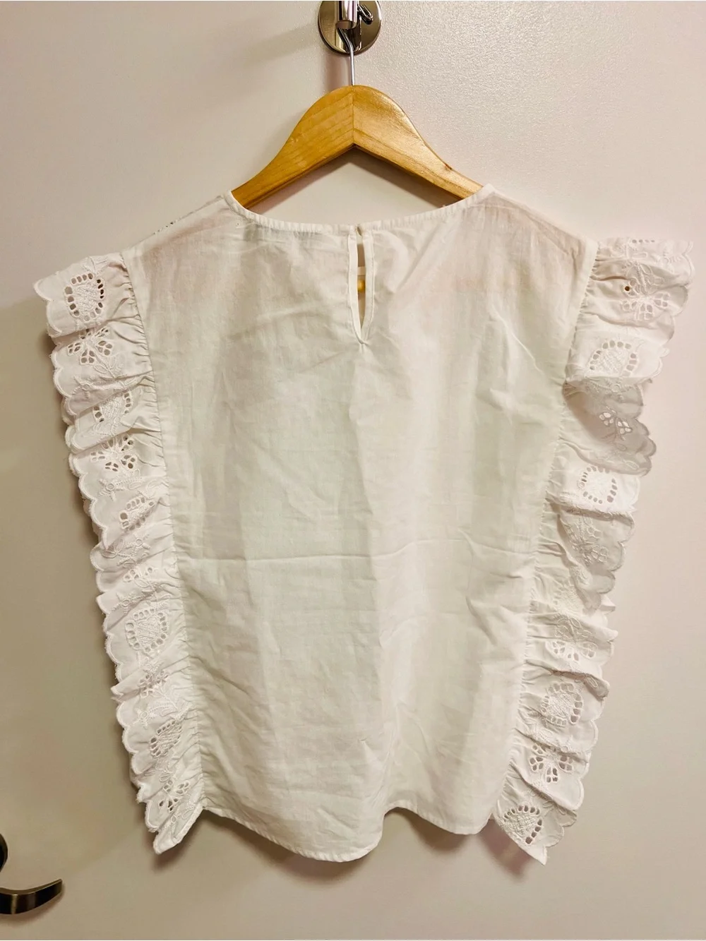 Joie Ivory Eyelet Embroidered Flutter Sleeve Cotton Blouse NWT Medium - Picture 7 of 12